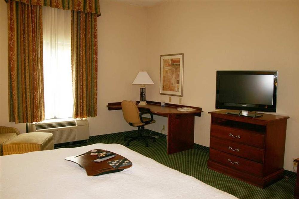 Hampton Inn Akron-South Ruang foto
